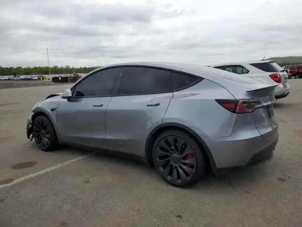 7SAYGDEF9RA307989 2024 TESLA MODEL Y - Image 2