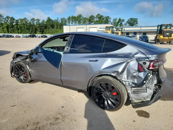 7SAYGDEF9RA325845 2024 TESLA MODEL Y - Image 2