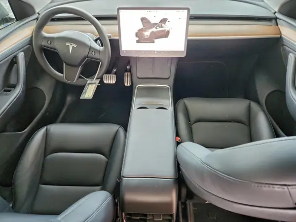 7SAYGDEF9RA327613 2024 TESLA MODEL Y - Image 8