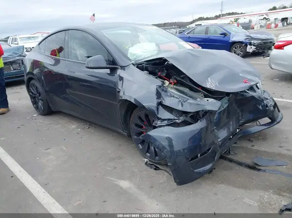7SAYGDEF9RF022552 2024 TESLA MODEL Y - Image 1