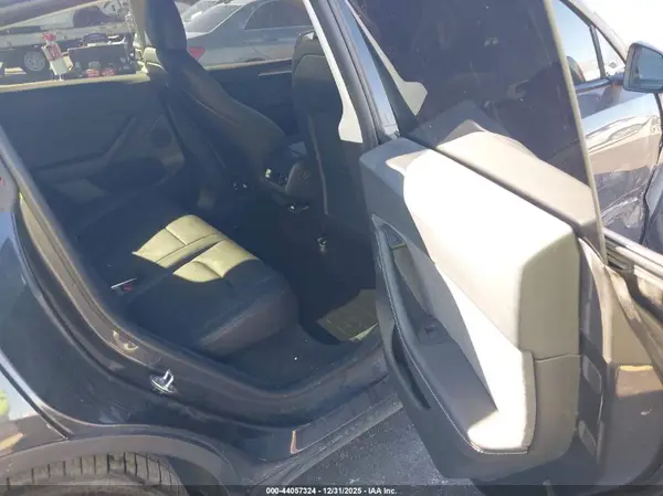 7SAYGDEF9RF024592 2024 TESLA MODEL Y - Image 8