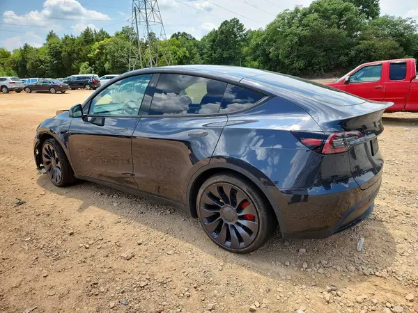 7SAYGDEF9RF042073 2024 TESLA MODEL Y - Image 2