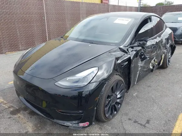 7SAYGDEF9RF046589 2024 TESLA MODEL Y - Image 2