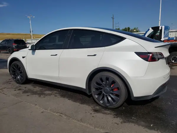 7SAYGDEF9RF050478 2024 TESLA MODEL Y - Image 2