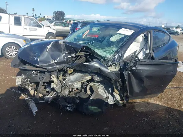 7SAYGDEF9RF053655 2024 TESLA MODEL Y - Image 2
