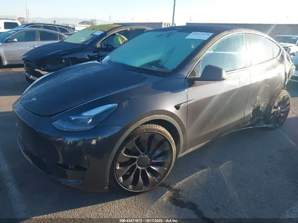 7SAYGDEF9RF054062 2024 TESLA MODEL Y - Image 2
