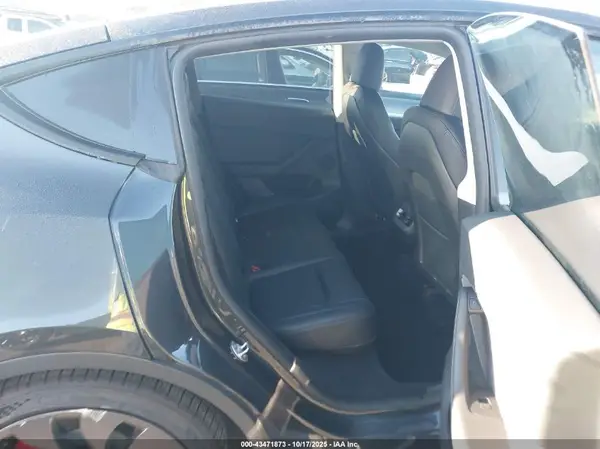 7SAYGDEF9RF054062 2024 TESLA MODEL Y - Image 8