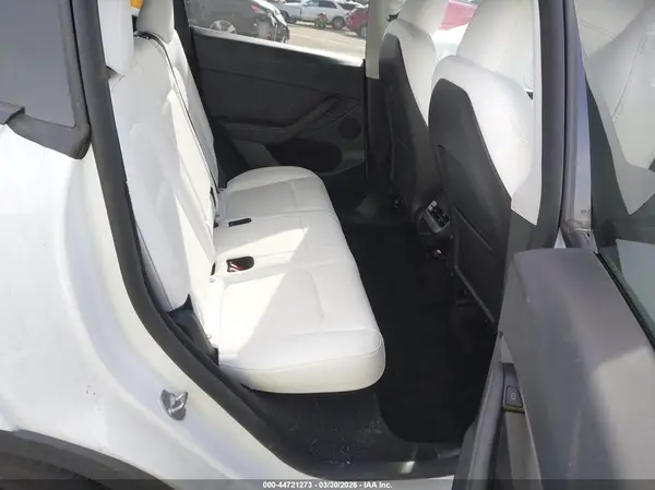 7SAYGDEF9RF061075 2024 TESLA MODEL Y - Image 8