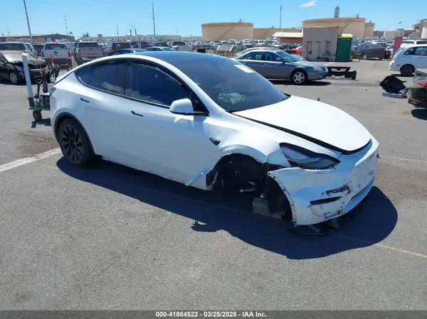 7SAYGDEF9RF062033 2024 TESLA MODEL Y - Image 1