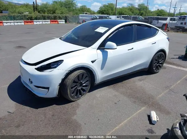 7SAYGDEF9RF062033 2024 TESLA MODEL Y - Image 2