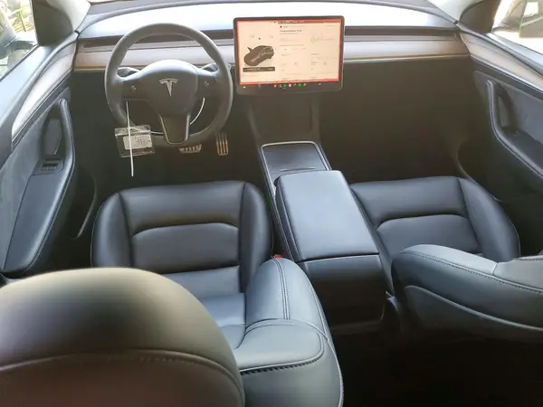 7SAYGDEF9RF071718 2024 TESLA MODEL Y - Image 8