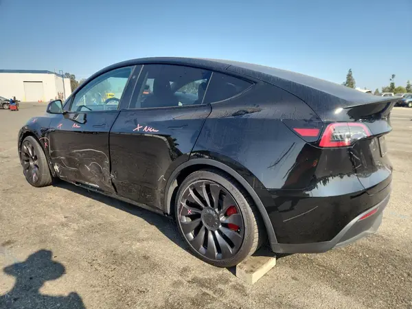 7SAYGDEF9RF078572 2024 TESLA MODEL Y - Image 2