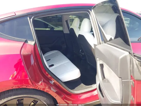 7SAYGDEF9RF101218 2024 TESLA MODEL Y - Image 8