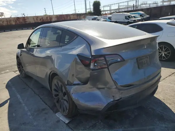 7SAYGDEF9RF119010 2024 TESLA MODEL Y - Image 2