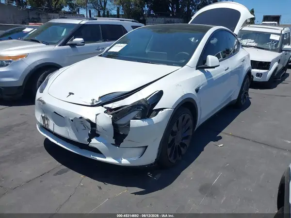 7SAYGDEF9RF126958 2024 TESLA MODEL Y - Image 2