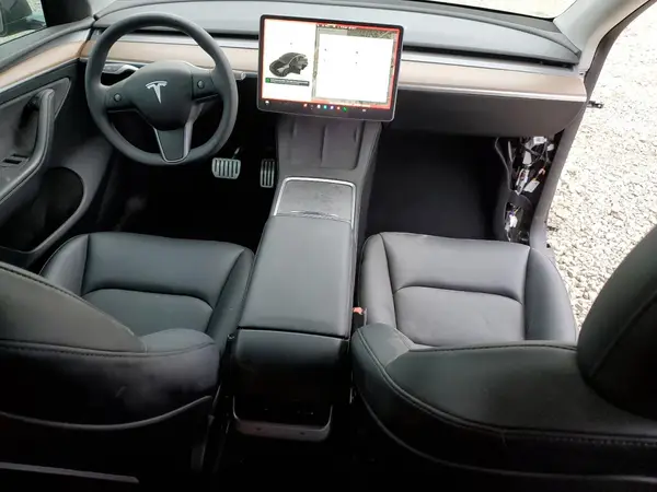 7SAYGDEF9RF213940 2024 TESLA MODEL Y - Image 8