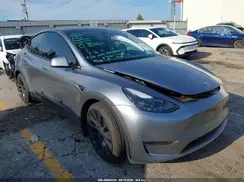 7SAYGDEF9SA338715 2025 TESLA MODEL Y