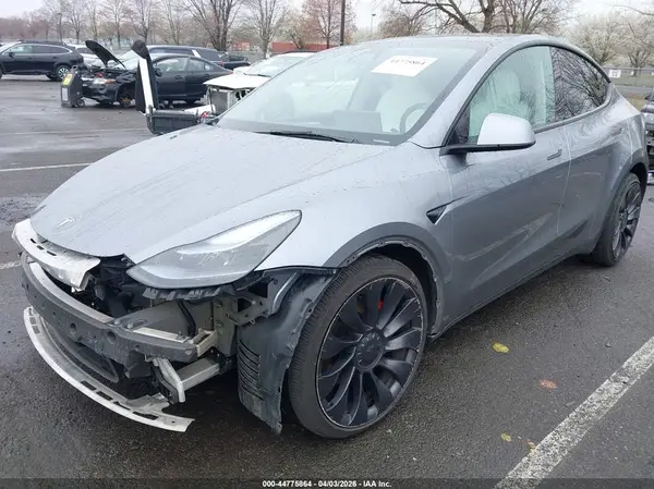 7SAYGDEF9SA340299 2025 TESLA MODEL Y - Image 2