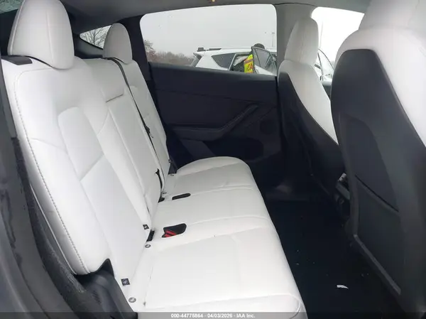 7SAYGDEF9SA340299 2025 TESLA MODEL Y - Image 8