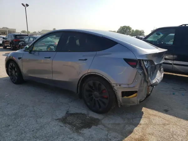 7SAYGDEF9SA340920 2025 TESLA MODEL Y - Image 2
