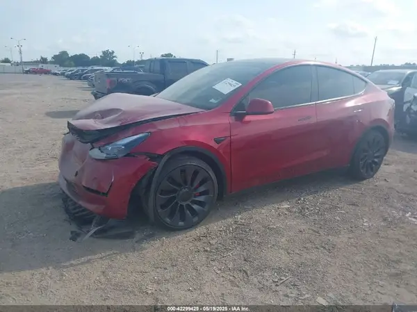 7SAYGDEF9SA341176 2025 TESLA MODEL Y - Image 2