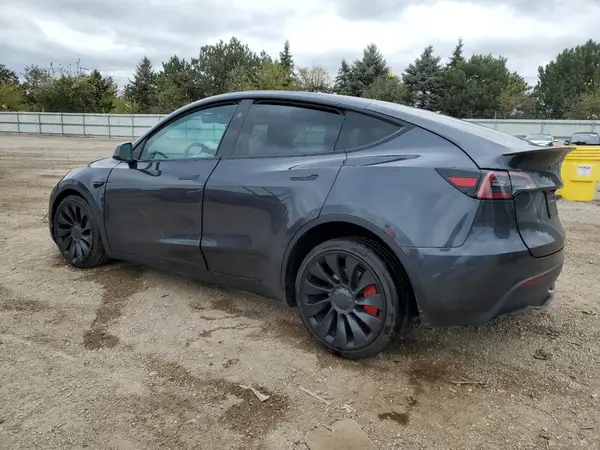 7SAYGDEF9SA359774 2025 TESLA MODEL Y - Image 2