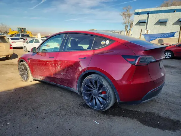 7SAYGDEF9SA363954 2025 TESLA MODEL Y - Image 2