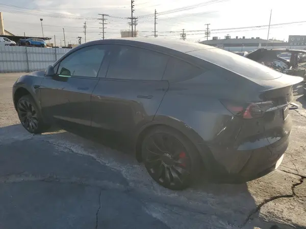 7SAYGDEF9SF218903 2025 TESLA MODEL Y - Image 2