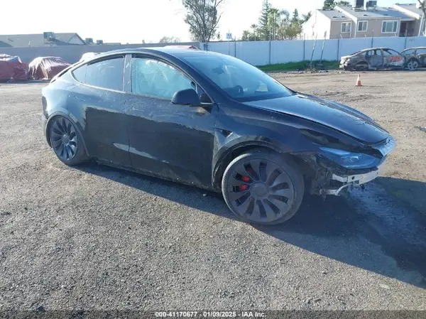 7SAYGDEF9SF218920 2025 TESLA MODEL Y - Image 1