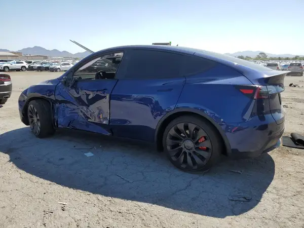 7SAYGDEF9SF252226 2025 TESLA MODEL Y - Image 2