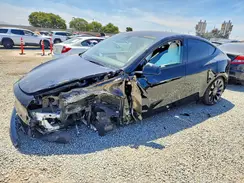 7SAYGDEF9SF261606 2025 TESLA MODEL Y