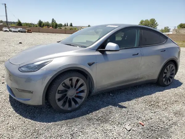 7SAYGDEF9SF272833 2025 TESLA MODEL Y - Image 1