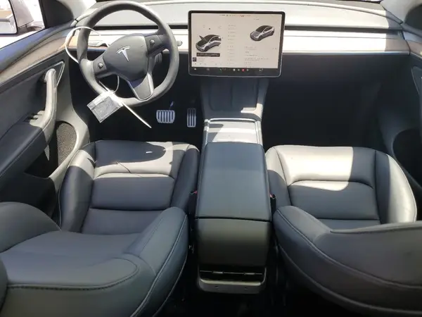 7SAYGDEF9SF272833 2025 TESLA MODEL Y - Image 8