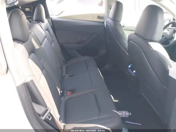 7SAYGDEF9SF304440 2025 TESLA MODEL Y - Image 8