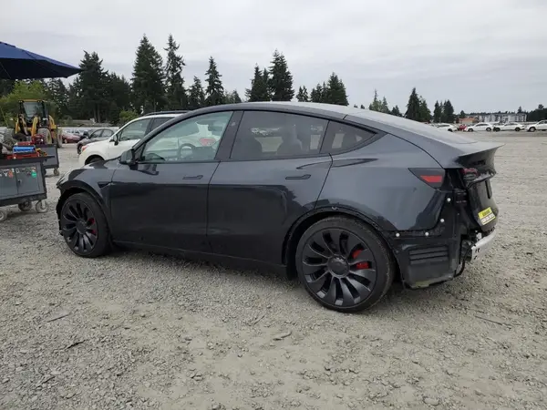 7SAYGDEF9SF308939 2025 TESLA MODEL Y - Image 2