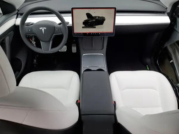 7SAYGDEF9SF308939 2025 TESLA MODEL Y - Image 8