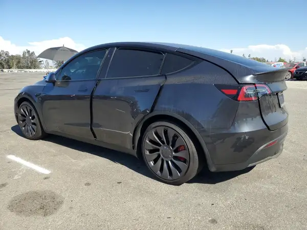 7SAYGDEF9SF311551 2025 TESLA MODEL Y - Image 2