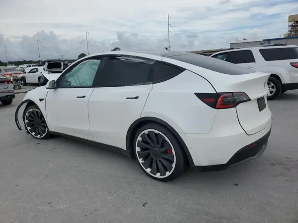 7SAYGDEFXNF326323 2022 TESLA MODEL Y - Image 2