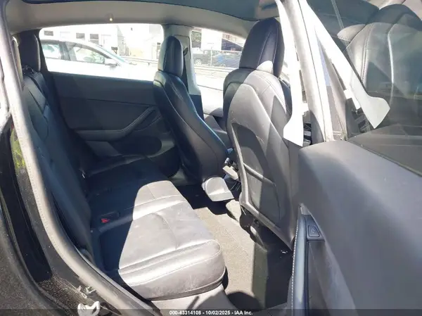 7SAYGDEFXNF326435 2022 TESLA MODEL Y - Image 8