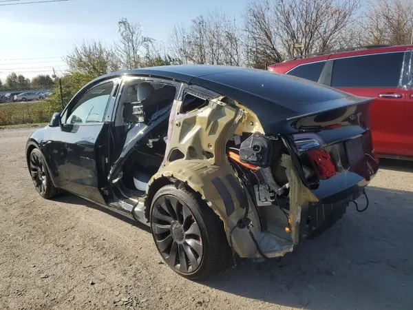 7SAYGDEFXNF327021 2022 TESLA MODEL Y - Image 2