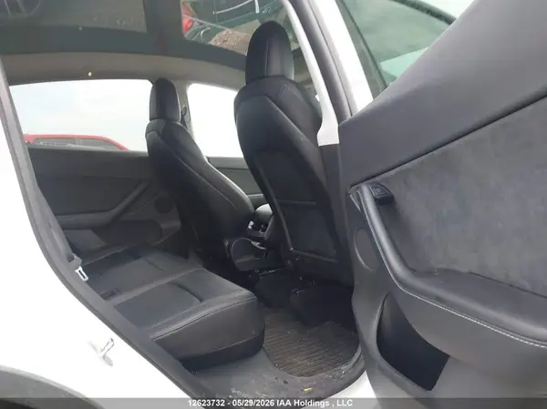 7SAYGDEFXNF328816 2022 TESLA MODEL Y - Image 8