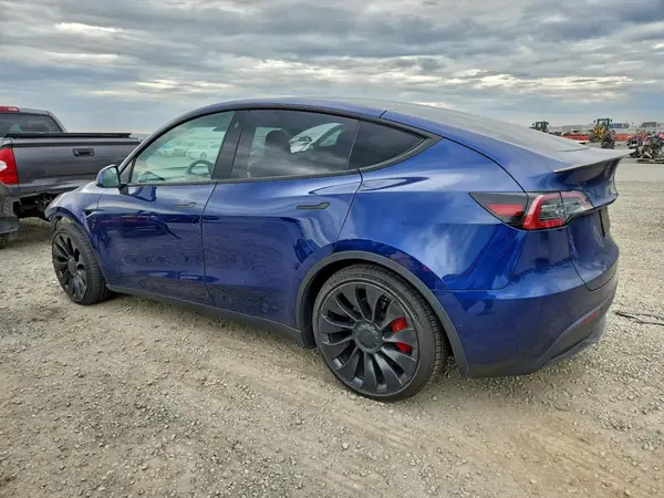 7SAYGDEFXNF348418 2022 TESLA MODEL Y - Image 2