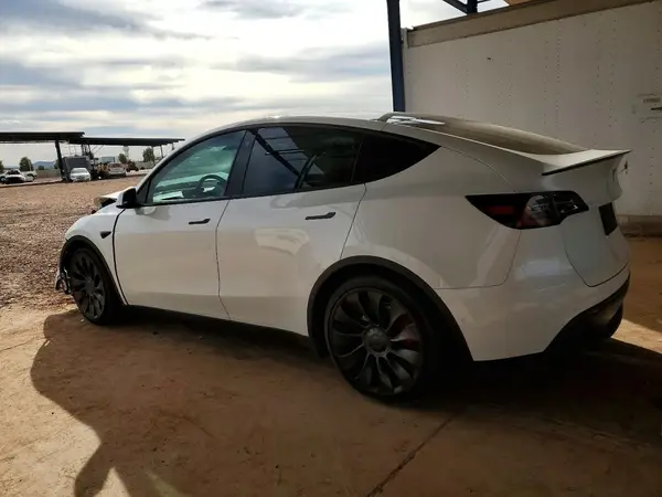 7SAYGDEFXNF362660 2022 TESLA MODEL Y - Image 2