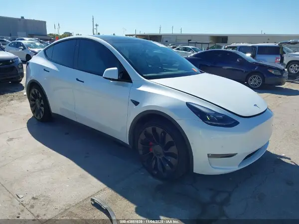 7SAYGDEFXNF372072 2022 TESLA MODEL Y - Image 1
