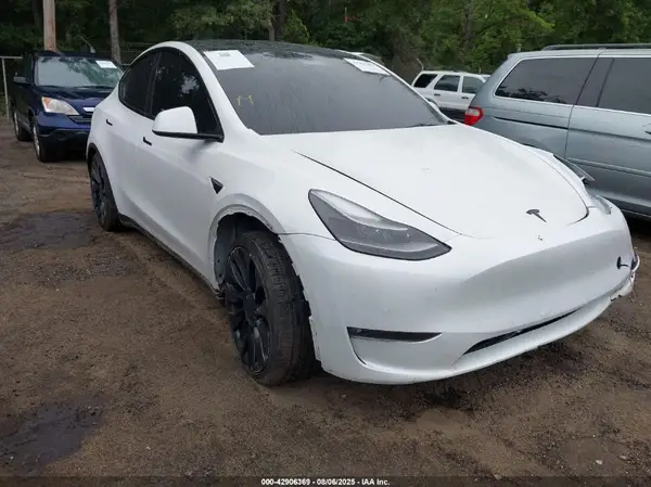 7SAYGDEFXNF376882 2022 TESLA MODEL Y - Image 1