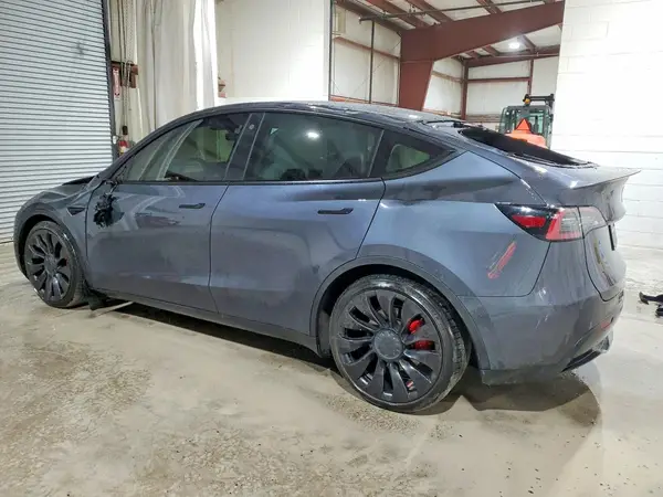 7SAYGDEFXNF383136 2022 TESLA MODEL Y - Image 2
