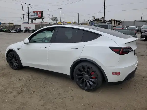 7SAYGDEFXNF384268 2022 TESLA MODEL Y - Image 2
