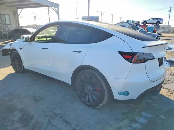 7SAYGDEFXNF392502 2022 TESLA MODEL Y - Image 2