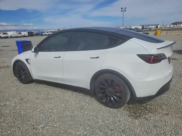 7SAYGDEFXNF406348 2022 TESLA MODEL Y - Image 2