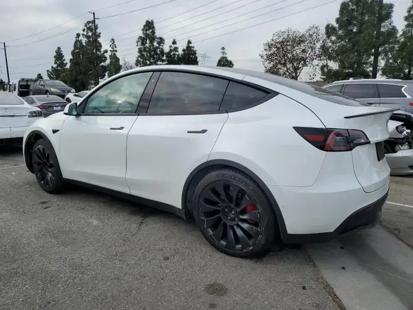 7SAYGDEFXNF407631 2022 TESLA MODEL Y - Image 2